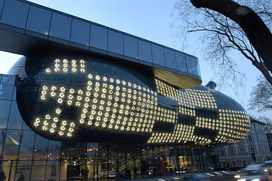 未來(lái)主義風(fēng)格的建筑—格拉茨美術(shù)館(Kunsthaus Graz)裝修設(shè)計(jì)