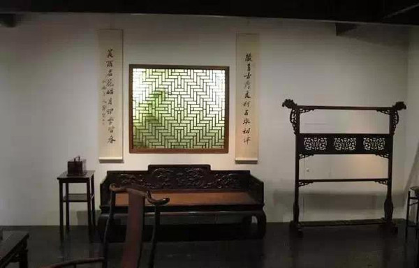 如何打造一個(gè)古色古香的中式古典書房