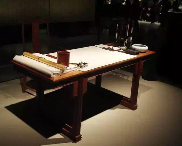 如何打造一個(gè)古色古香的中式古典書房